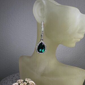 NEW Shiny Stunning Green Crystal Dangling Earrings